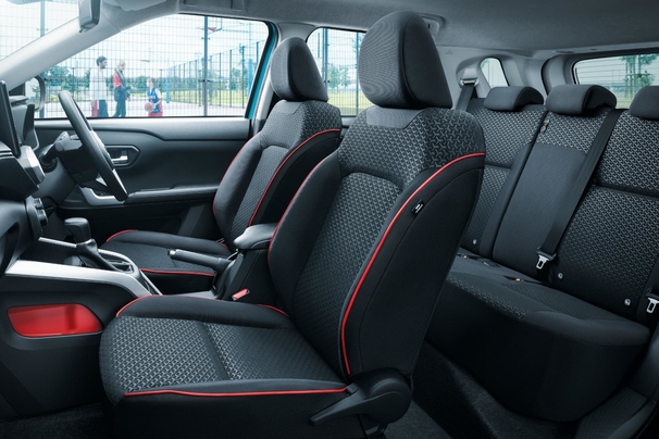 【モデル入り素材】G（ガソリン・2WD）