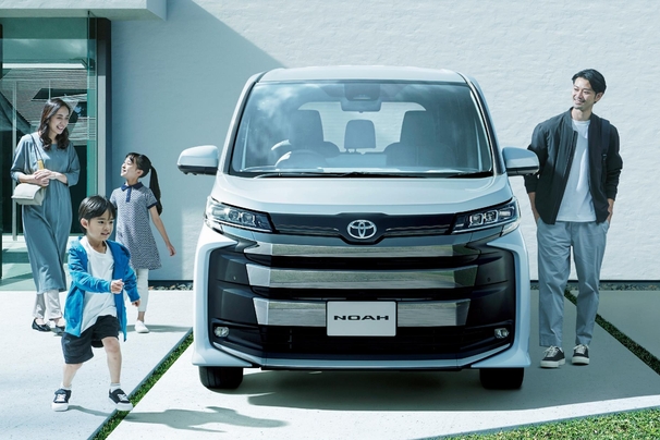 【モデル入り素材】S-Z（ハイブリッド・2WD・7人乗り）