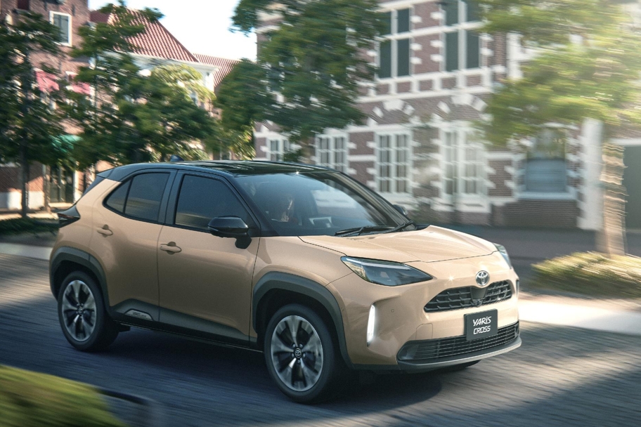 【モデル入り素材】Z（ハイブリッド・2WD）