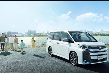 【モデル入り素材】S-Z（2WD・7人乗り）