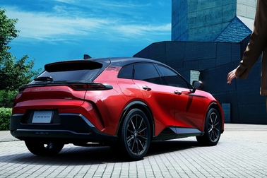 【モデル入り素材】SPORT RS（2.5Lプラグインハイブリッド車）